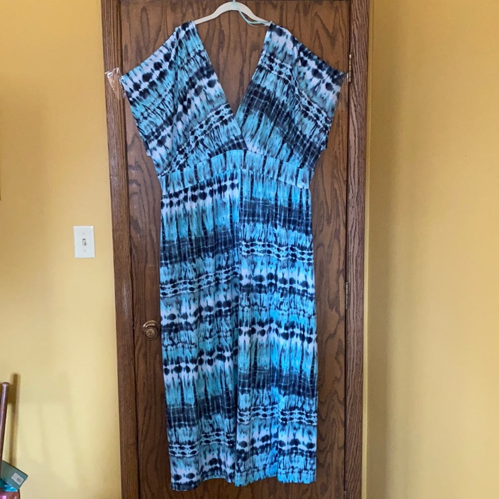Torrid mint green and black tye dye maxi dress.